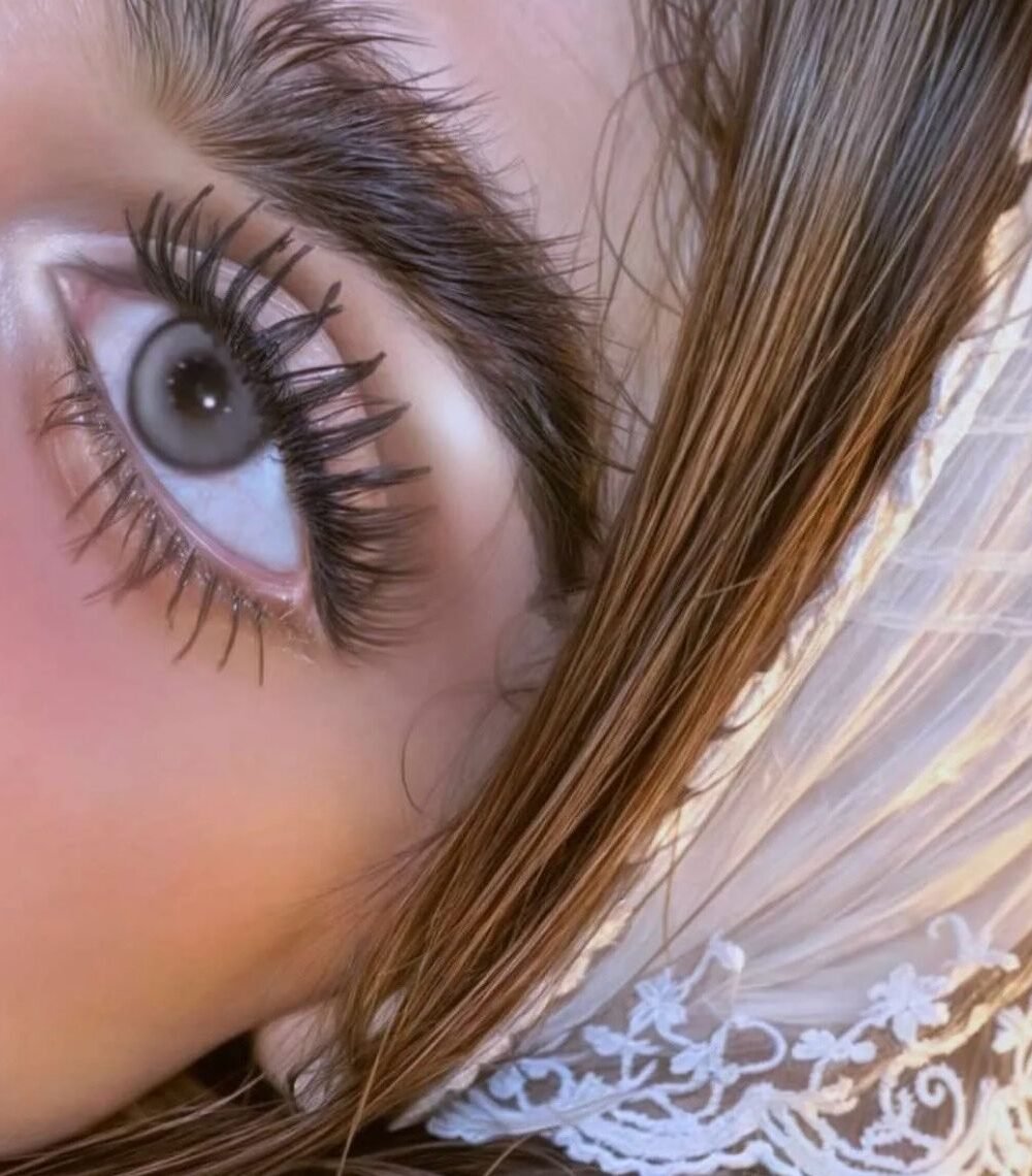 عدسات Cat Eyes